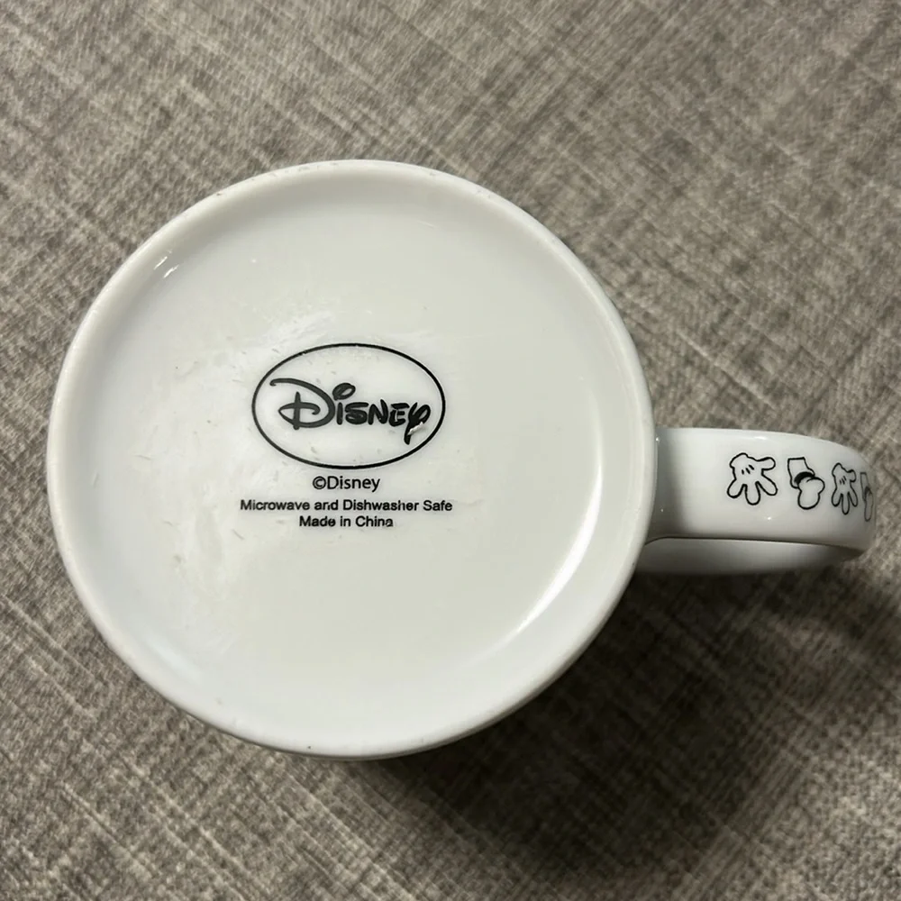 ❤️ BNWOT Disney Mickey Mouse and Goofy Black and White Mug Unisex Gift - Picture 6 of 6